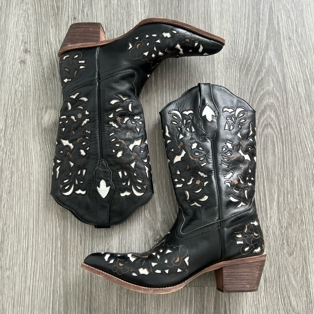 Black and White Leather Cowboy Boots Size 10